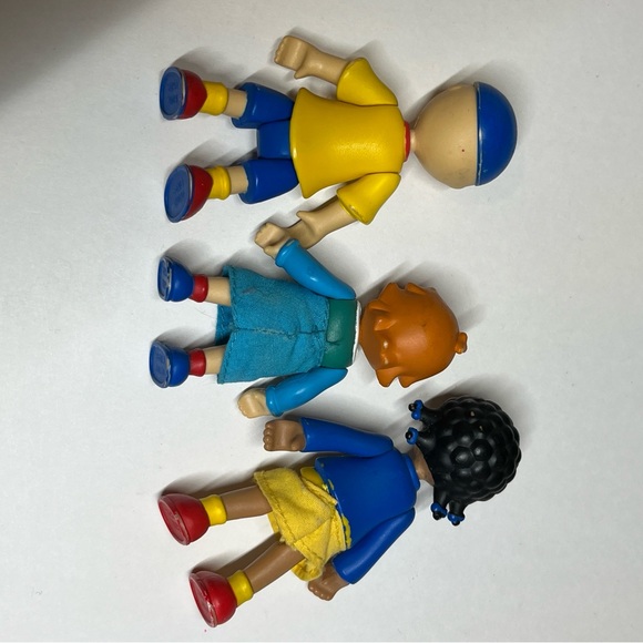Vintage Caillou Treehouse Playset 2002 Rosie Clementine Action Figure Incomplete - Picture 9 of 15